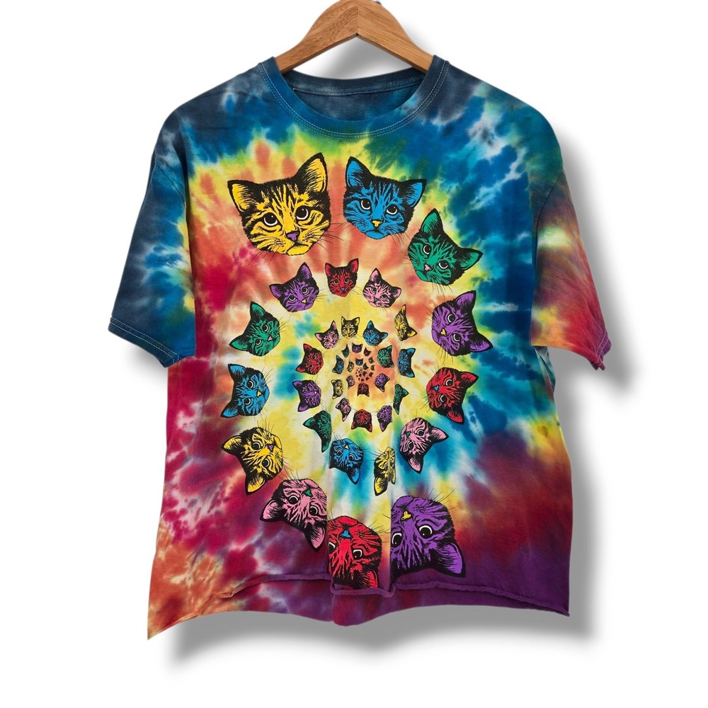 Vintage Style Spiral Tie Dye Cat Vortex Graphic T-Shirt Raw Hem Multicolor